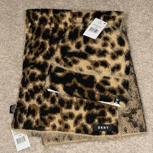 DKNY scarf/hat bundle! with tags!